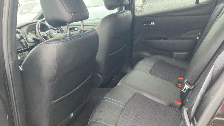 Nissan LEAF 110kW N-Connecta 40kWh 5dr Auto Electric Hatchback